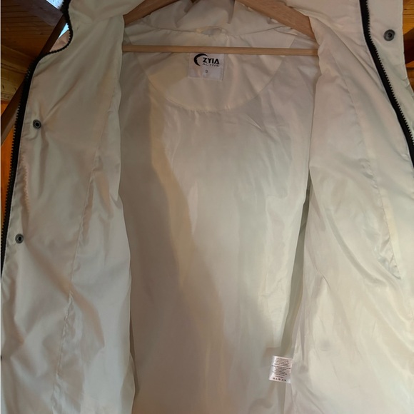Zyia Active Jacket - Picture 5 of 6